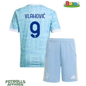 Juventus Dusan Vlahovic #9 Bortaställ Barn 2025-26 Kortärmad (+ Korta byxor)